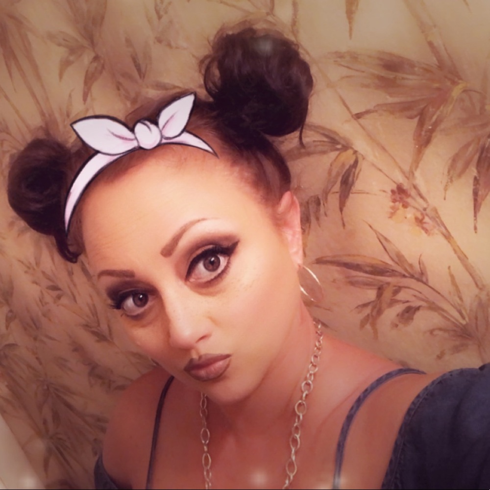 Meet your Posher, Christa